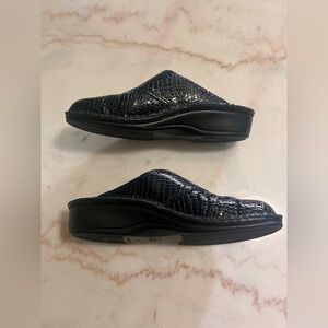 FINN COMFORT Venice Clogs Slides Mules 42 / 11 - 11.5 Black Croc Patent Leather